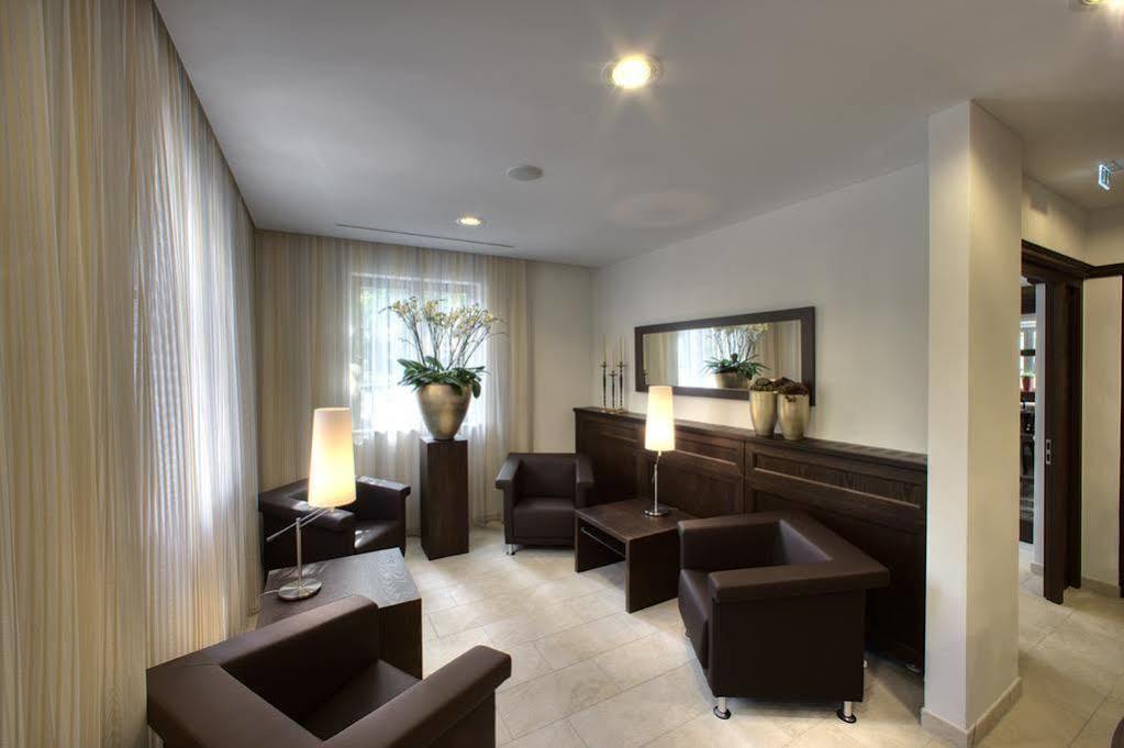 Restaurant & Hotel Engelkeller Мемминген Экстерьер фото