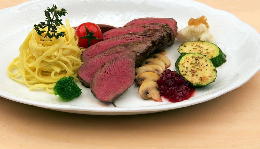 Restaurant & Hotel Engelkeller Мемминген Экстерьер фото